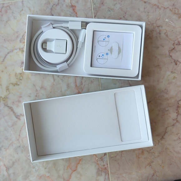 Google Pixel 6a - Picture 3 of 4